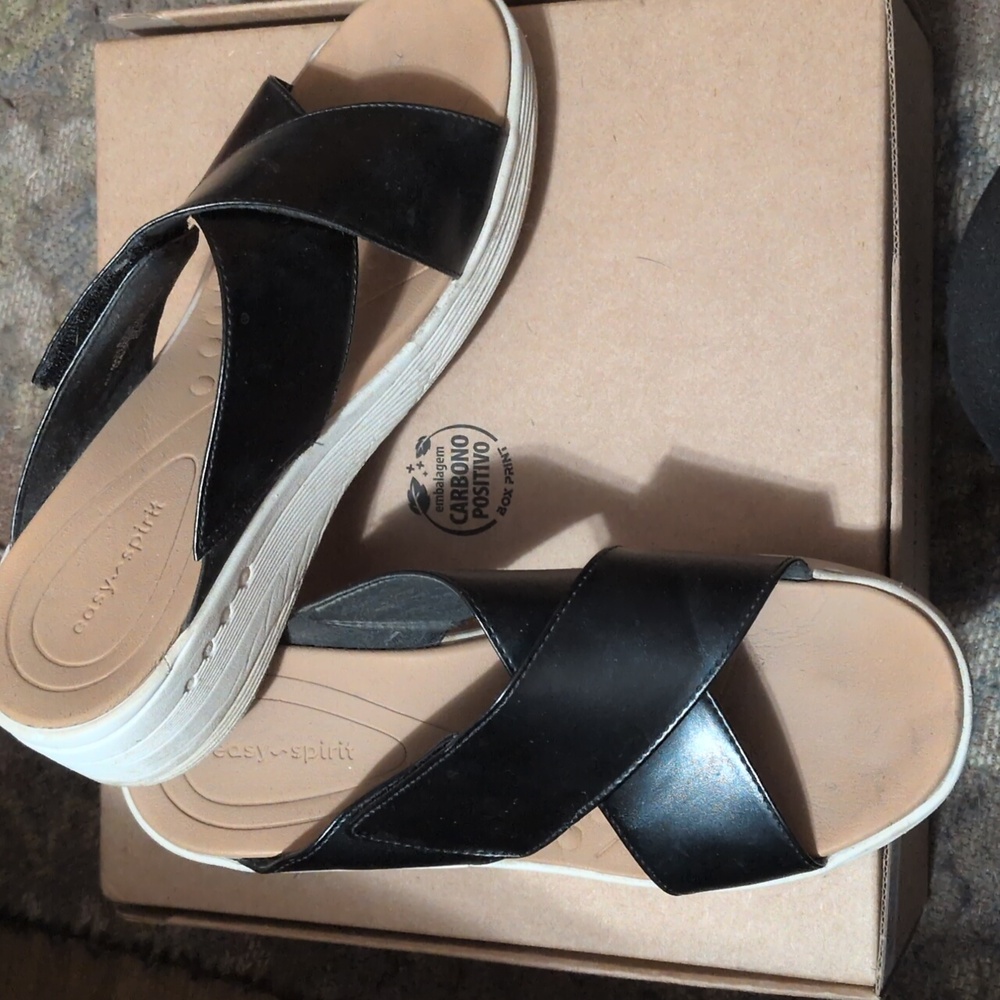Easy Spirit Black Cross-Strap Women's Sandals